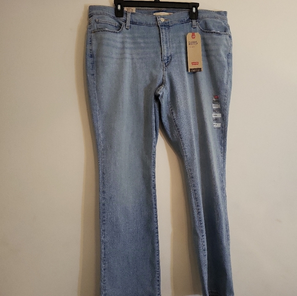 Levis jeans Womens Plus Size Classic Bootcut style 23649-0024  18W,22W,NWT - Picture 5 of 16